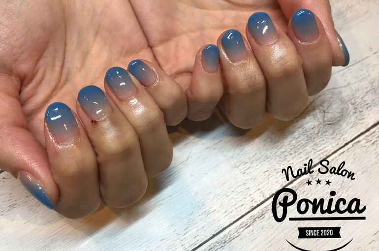 グラデーションネイルも Nail Salon Ponica 佐世保で 佐世保のネイルサロンはスタッフが内容のあるブログを定期的に更新します